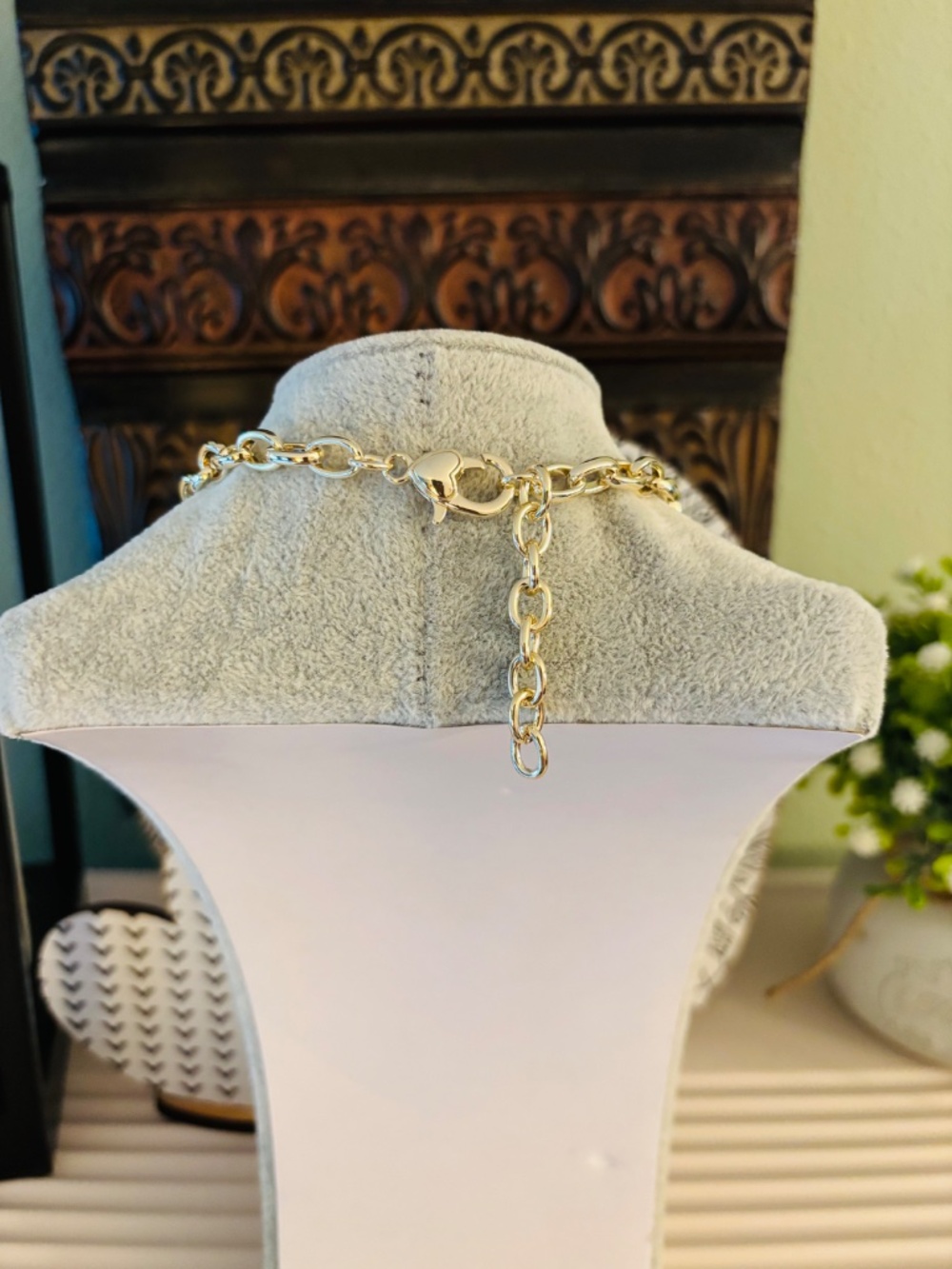Silver and Pink Acrylic Chain Necklace - Picture 2 of 2